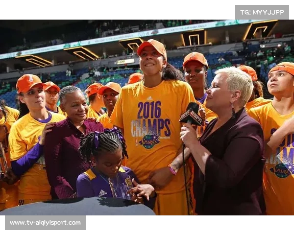 托马斯单场至少15篮板15助攻,成WNBA历史首人 托马斯单场至少15篮板15助攻,成WNBA历史首人